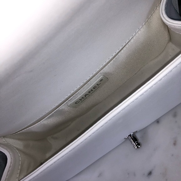 ❌SOLD❌CHANEL White Sequin BoyBag Limited Edition - Picture 15 of 17